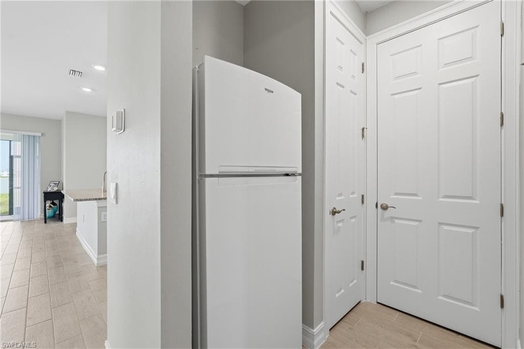 628 Parkshore Lake AVE-25