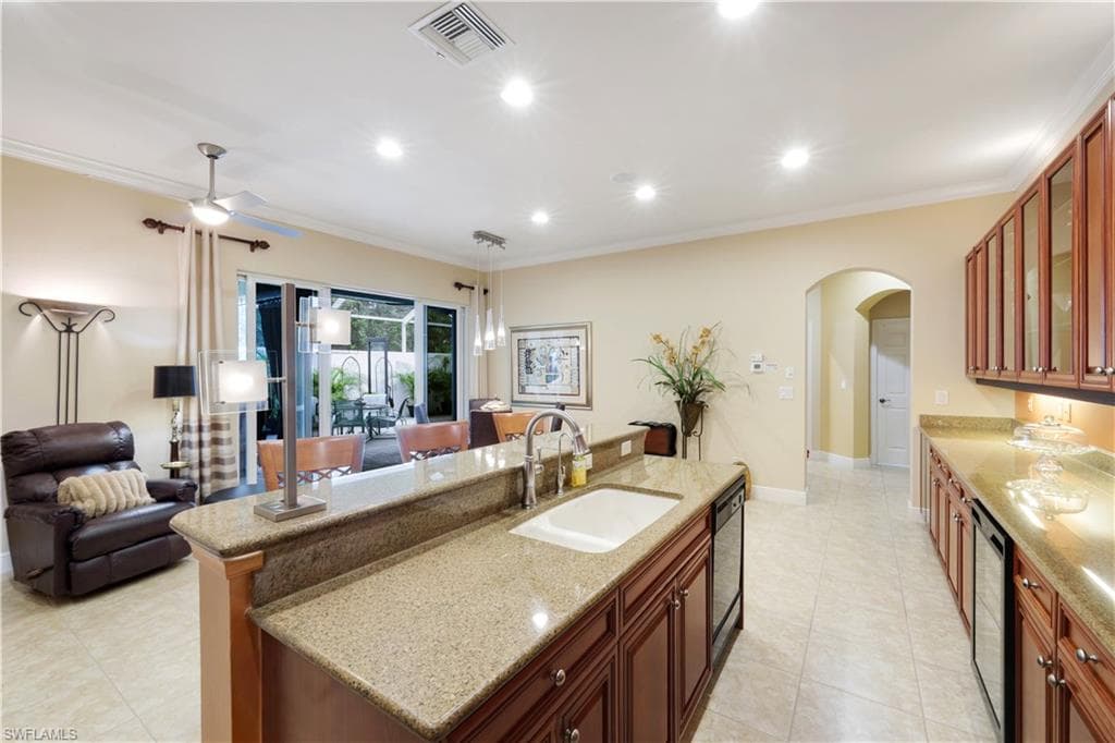 5661 Kensington LOOP-5