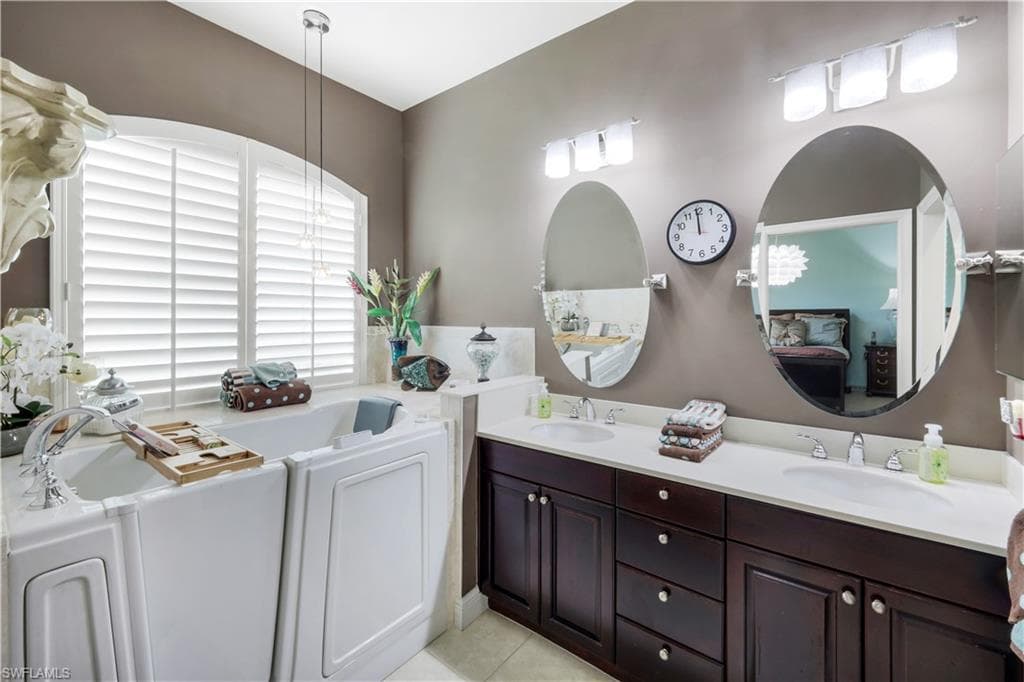 5661 Kensington LOOP-12
