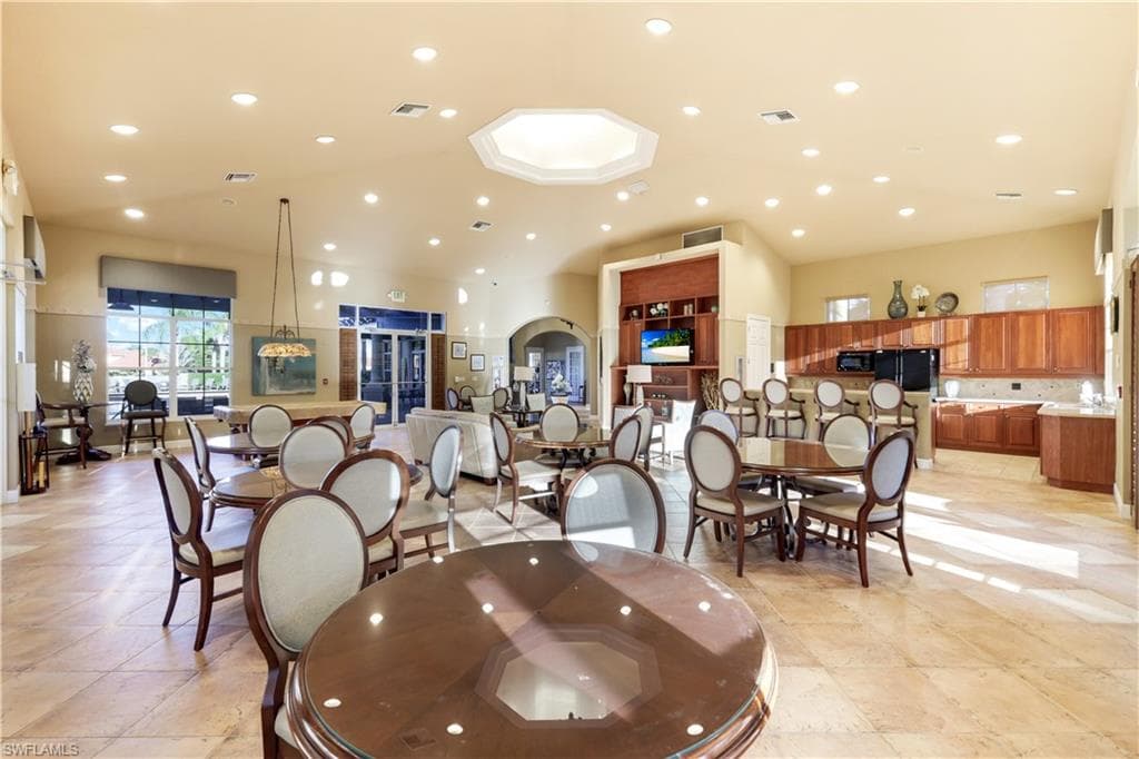 5661 Kensington LOOP-46