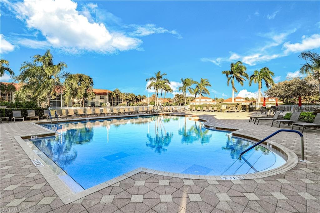 5661 Kensington LOOP-40