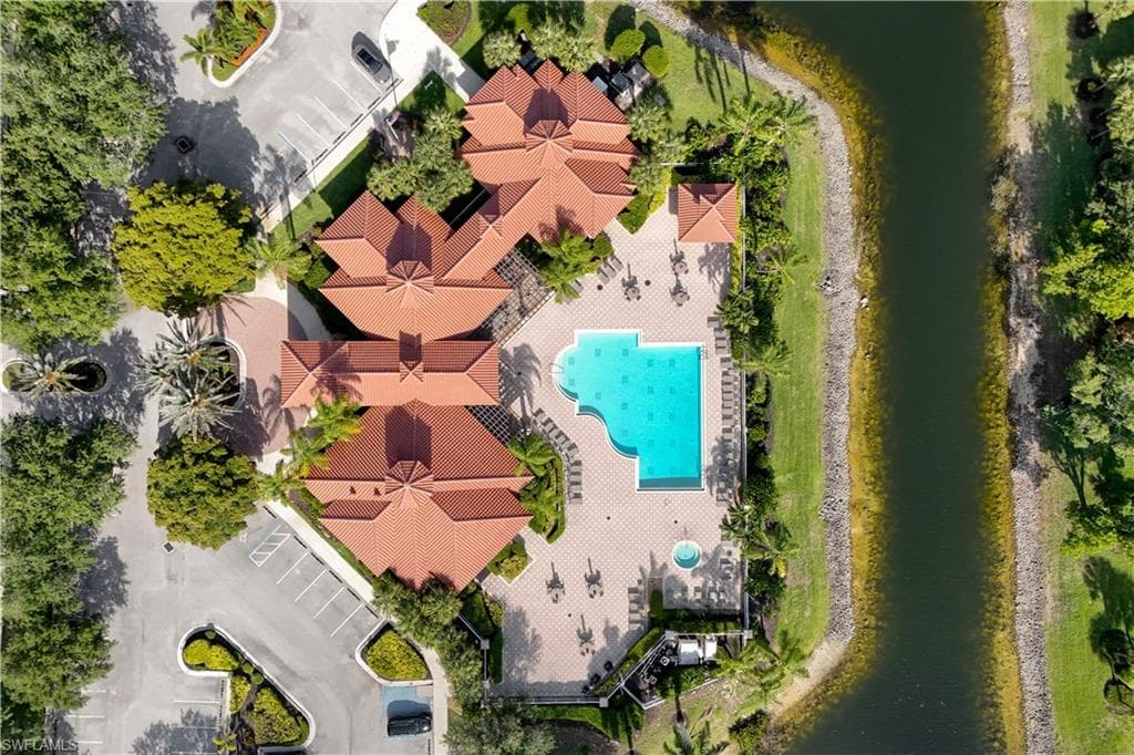 5661 Kensington LOOP-36