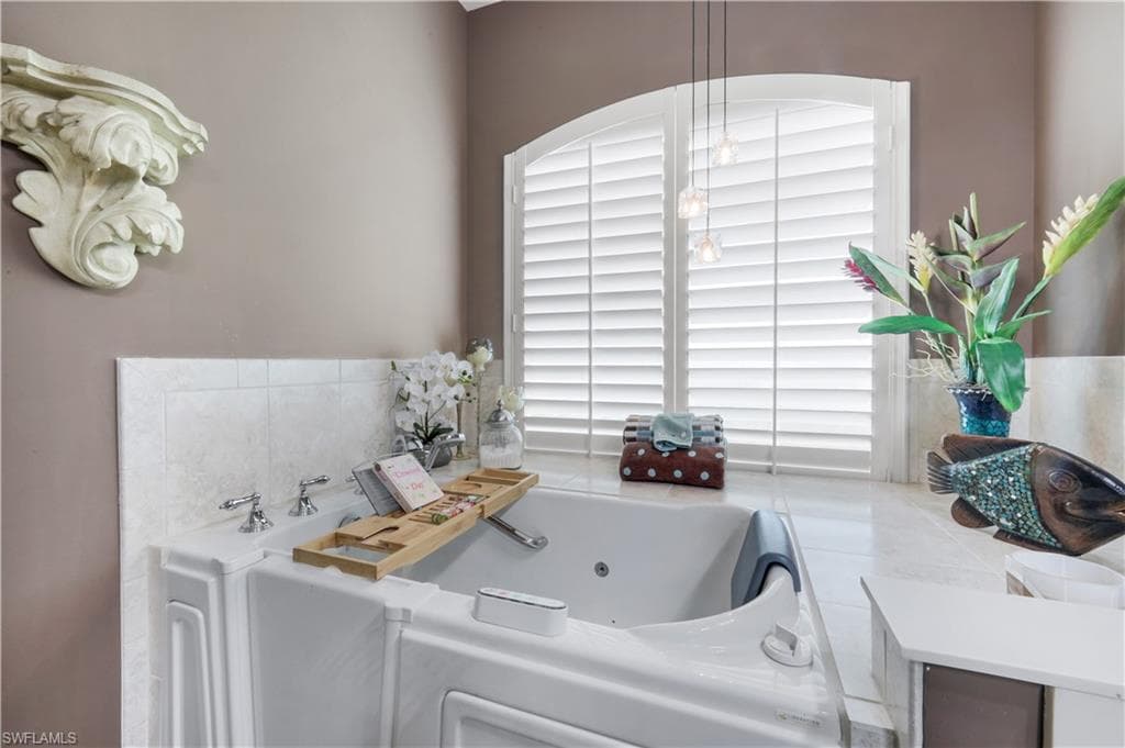 5661 Kensington LOOP-14