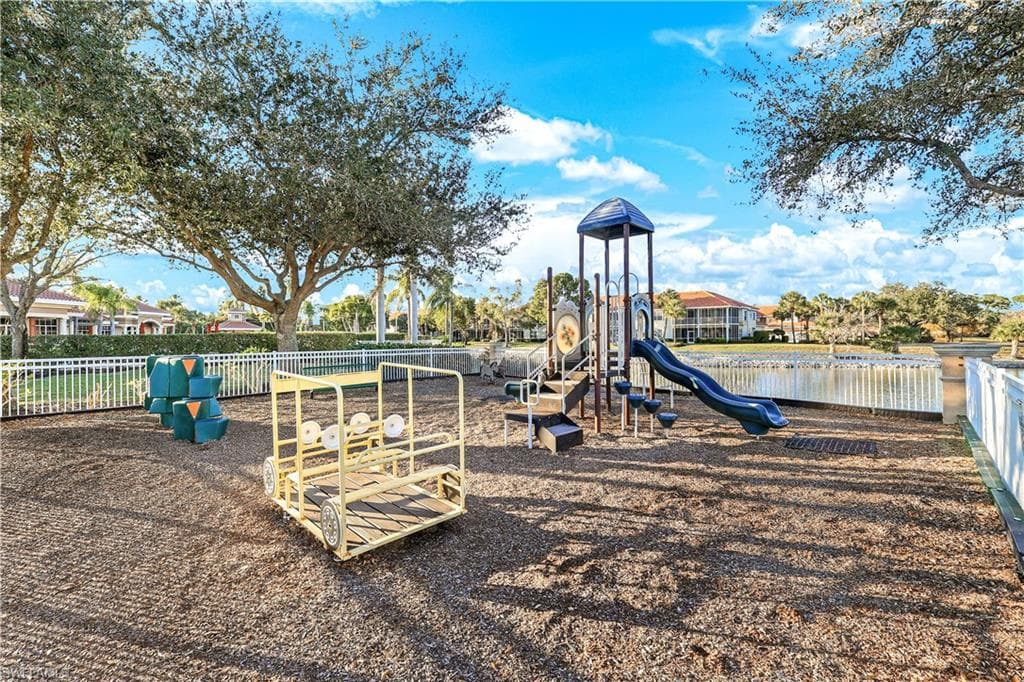 5661 Kensington LOOP-47