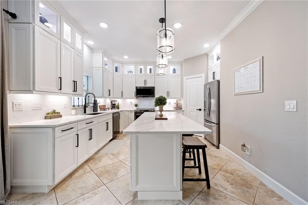 8724 Banyan Bay BLVD-11