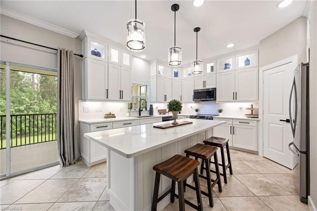 8724 Banyan Bay BLVD-12