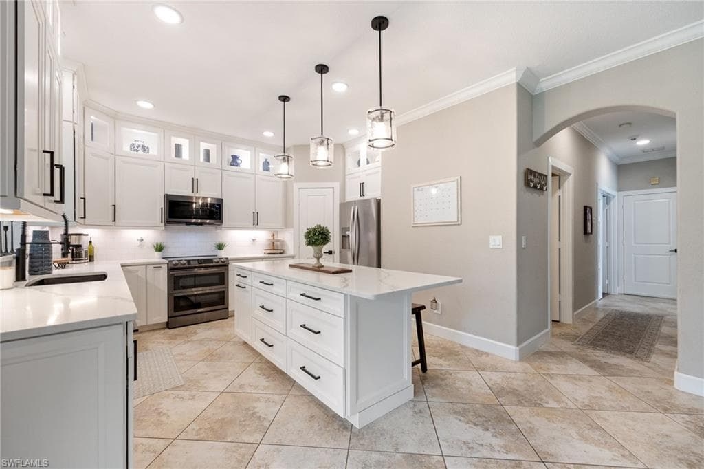 8724 Banyan Bay BLVD-13