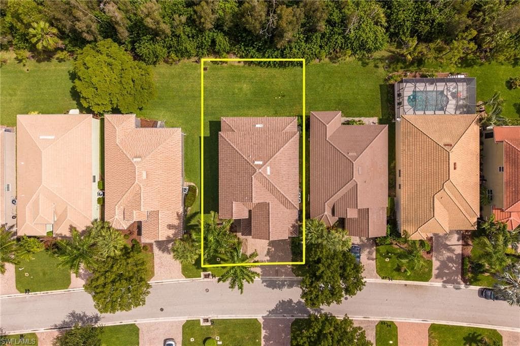 8724 Banyan Bay BLVD-33