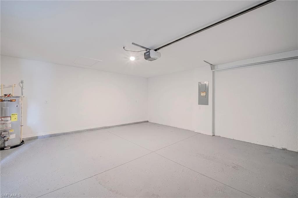 150 Blackstone DR-16