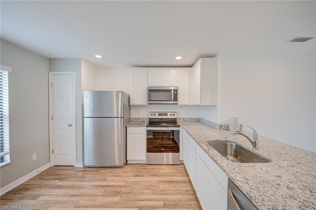 150 Blackstone DR-6