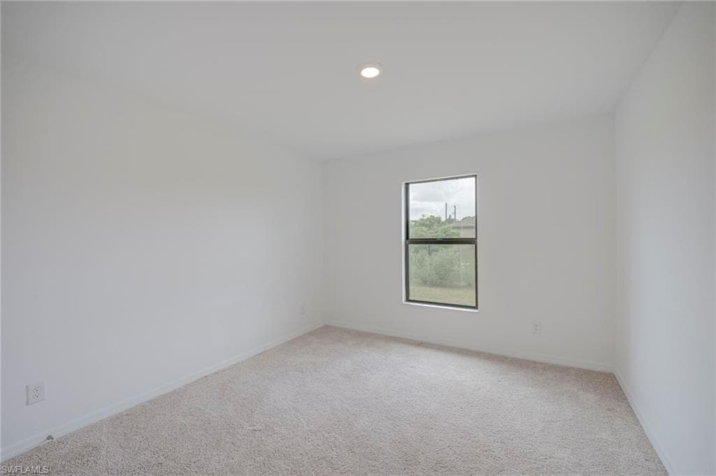 150 Blackstone DR-8