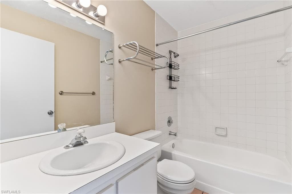 9305 Lake Park DR 204-10