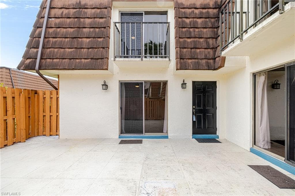 1418 Park Shore CIR 3-1