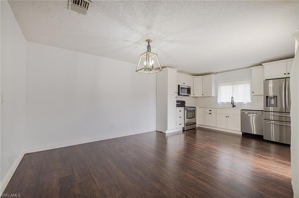 1418 Park Shore CIR 3-5