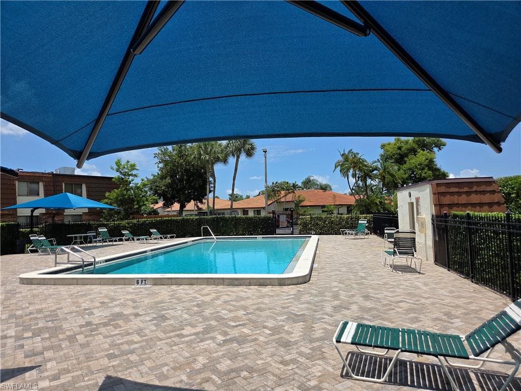 1418 Park Shore CIR 3-27