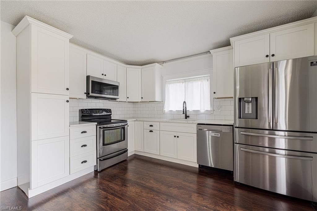 1418 Park Shore CIR 3-4