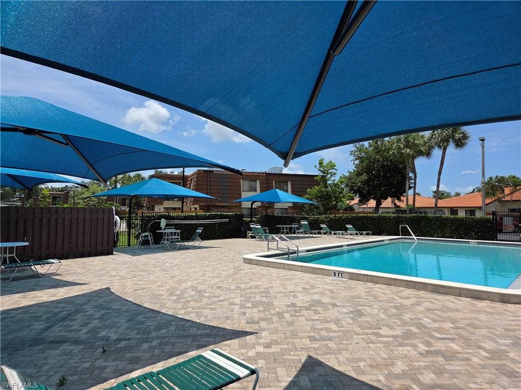 1418 Park Shore CIR 3-28