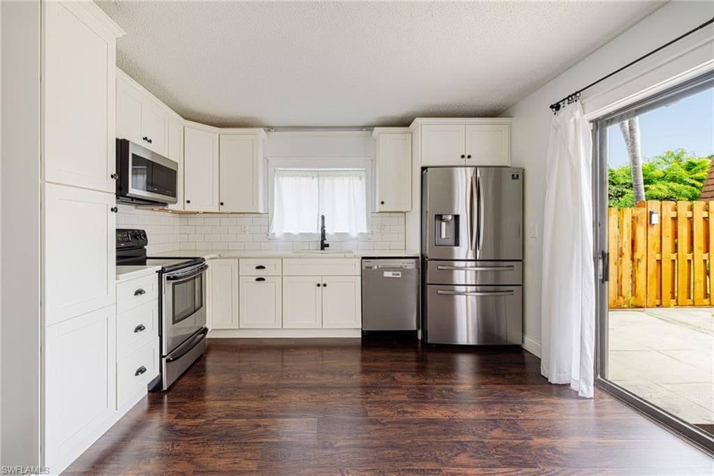 1418 Park Shore CIR 3-3