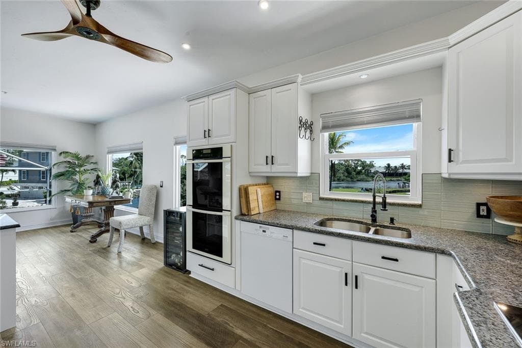 3858 Riviera CIR-19