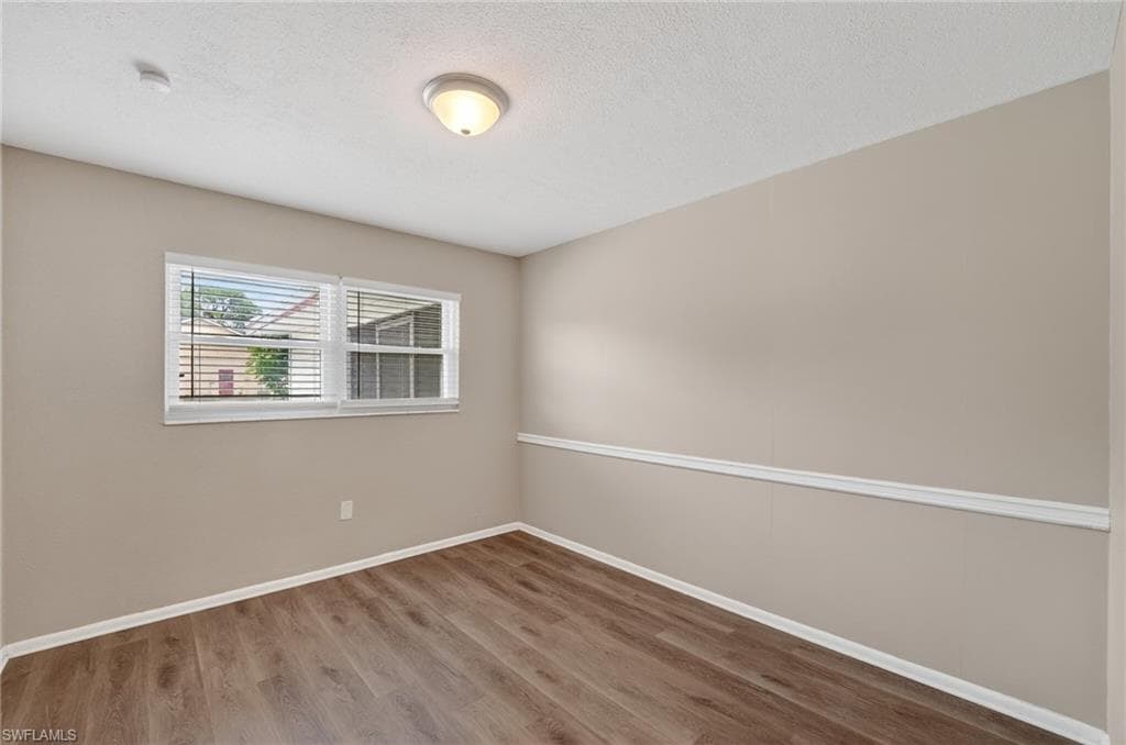 2505 Wood ST-31