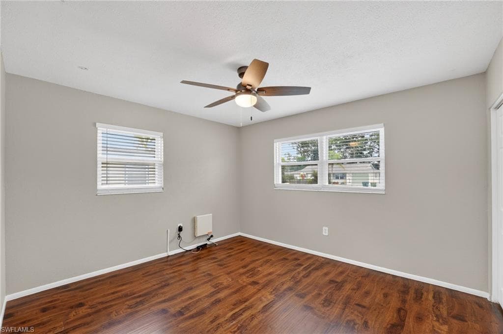 2505 Wood ST-27