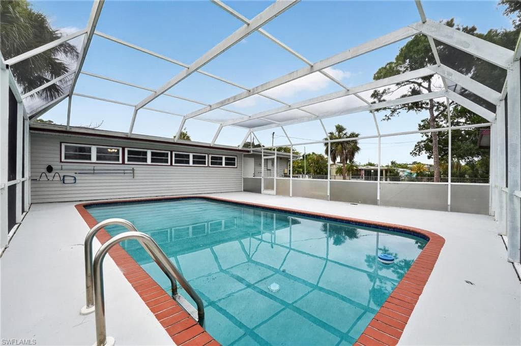 2505 Wood ST-24