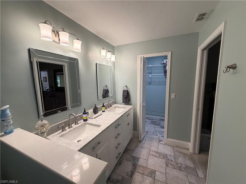5883 Sand Oak DR-12
