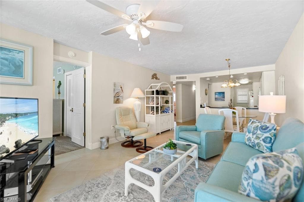 6400 Estero BLVD 301-3