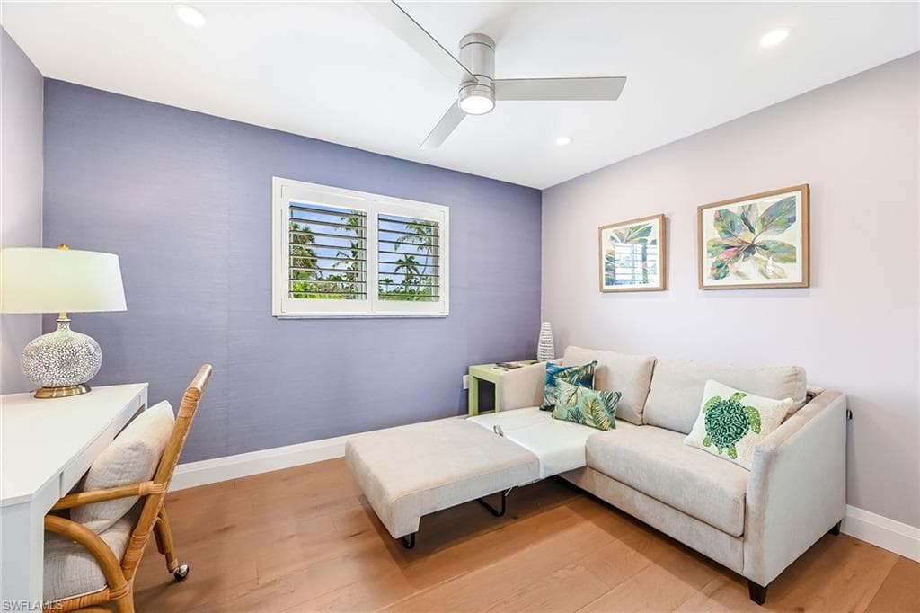 250 7th AVE S 207-15