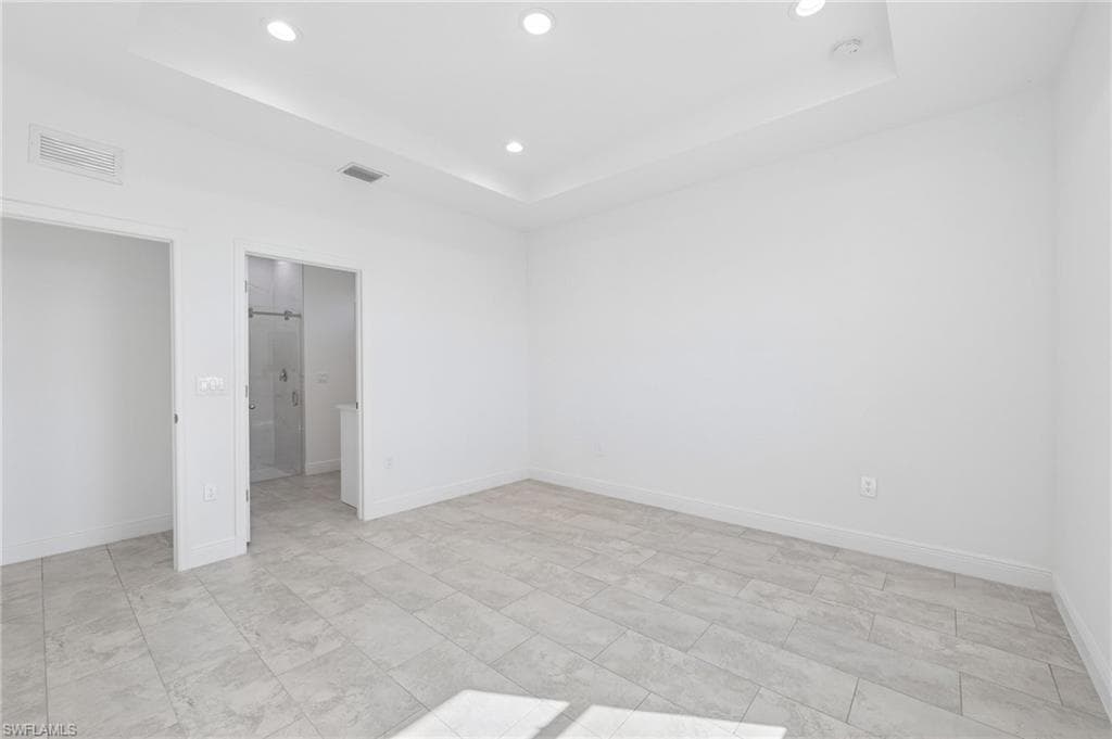 9006 S Castle CIR-17