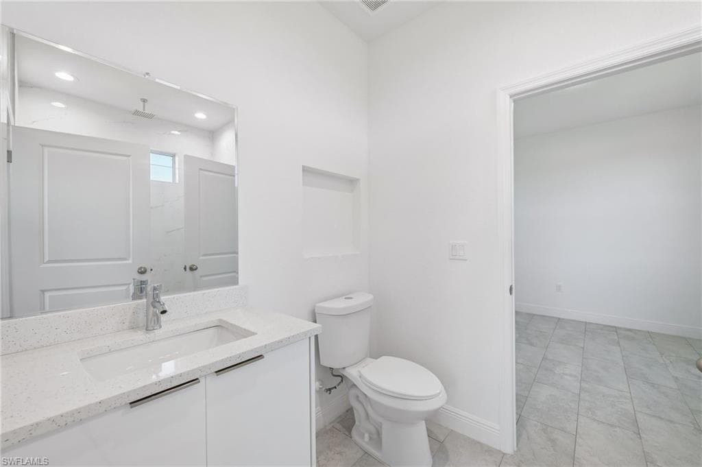 9006 S Castle CIR-24