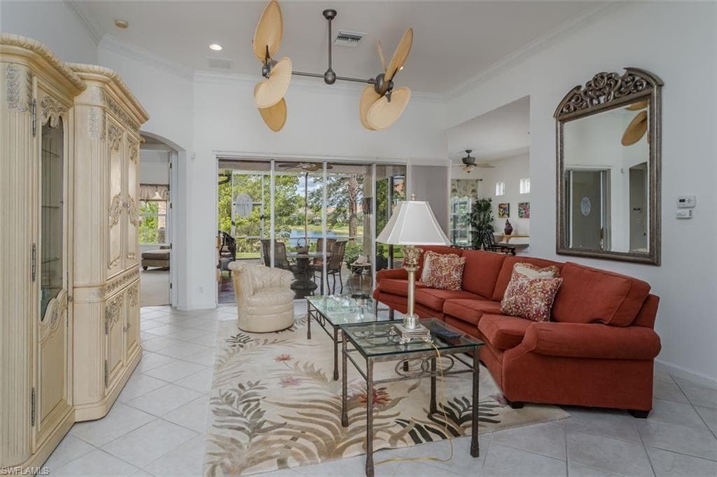 15821 Delaplata LN-5