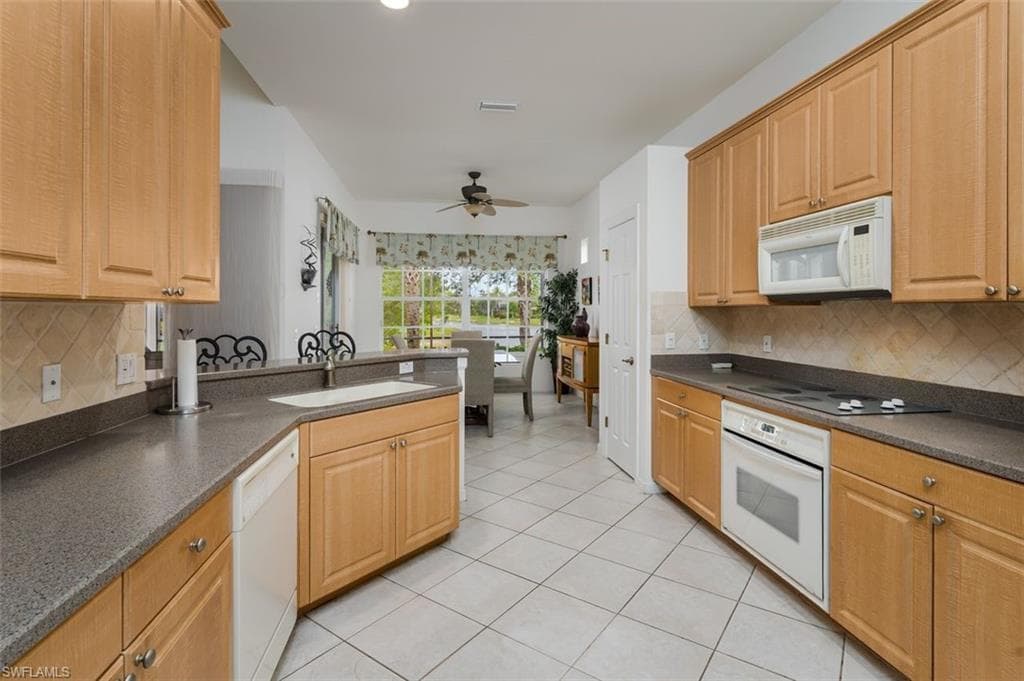 15821 Delaplata LN-11