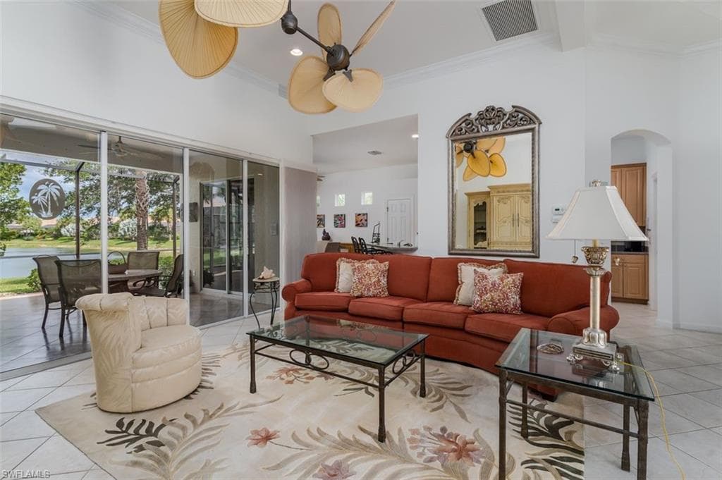 15821 Delaplata LN-6