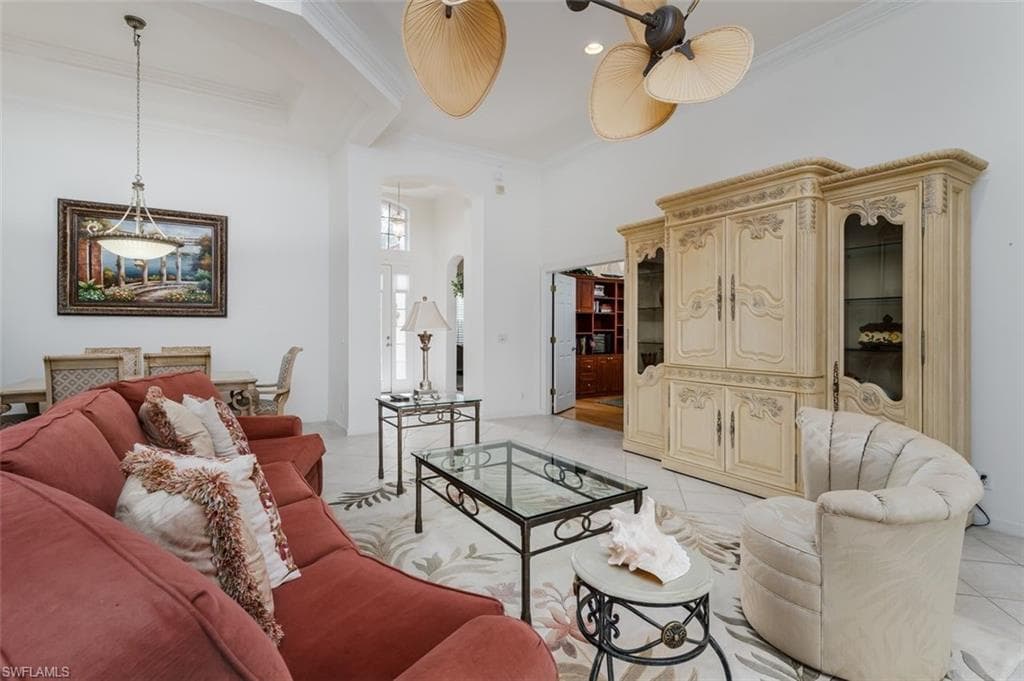 15821 Delaplata LN-8