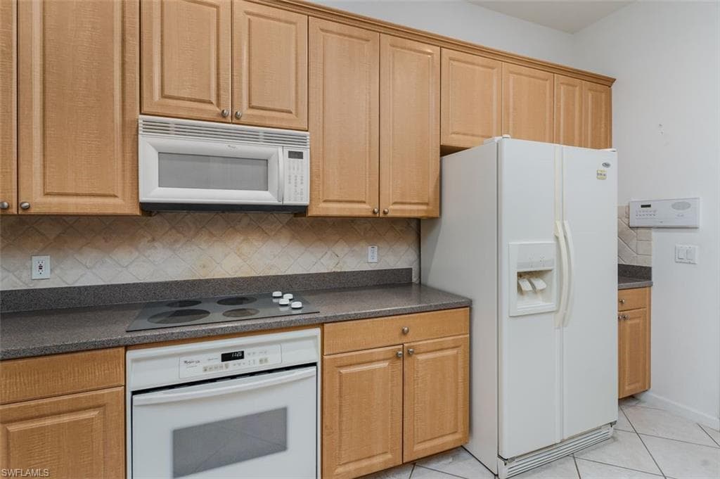 15821 Delaplata LN-13