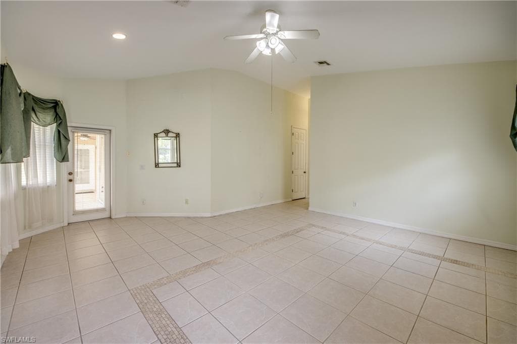 8904 Baytowne LOOP-23