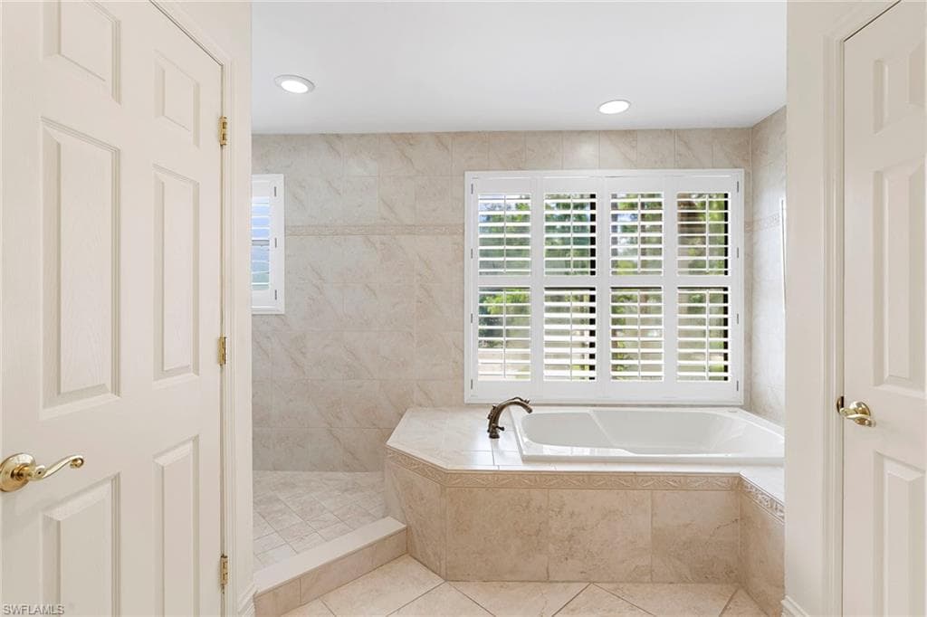 5731 Cypress Hollow WAY-17