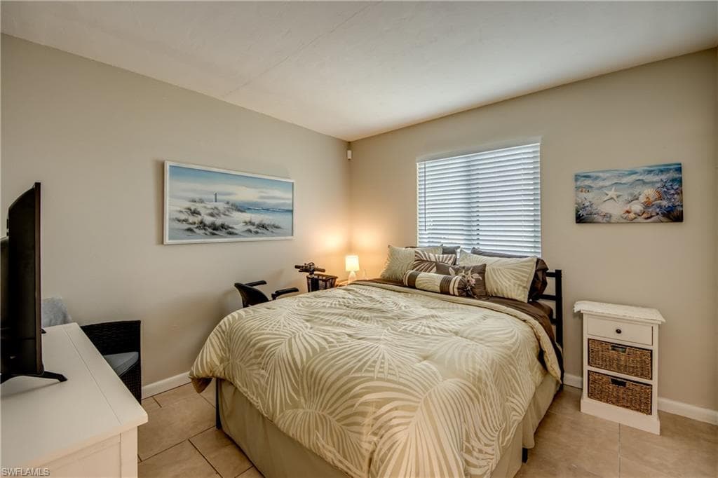 4904 Vincennes CT 108-26