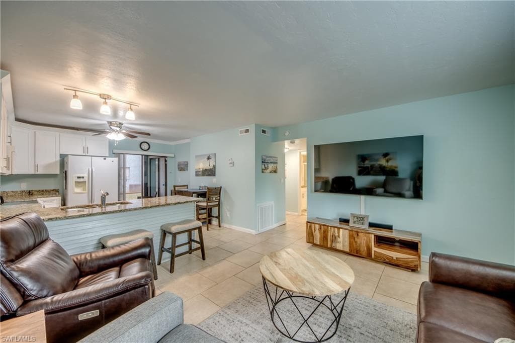 4904 Vincennes CT 108-5