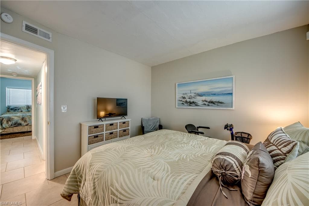 4904 Vincennes CT 108-27