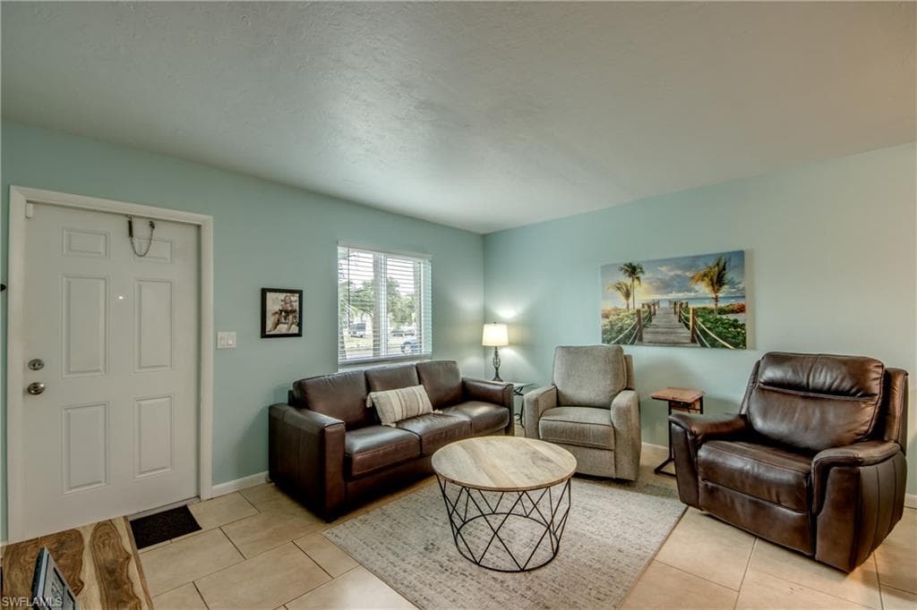 4904 Vincennes CT 108-4