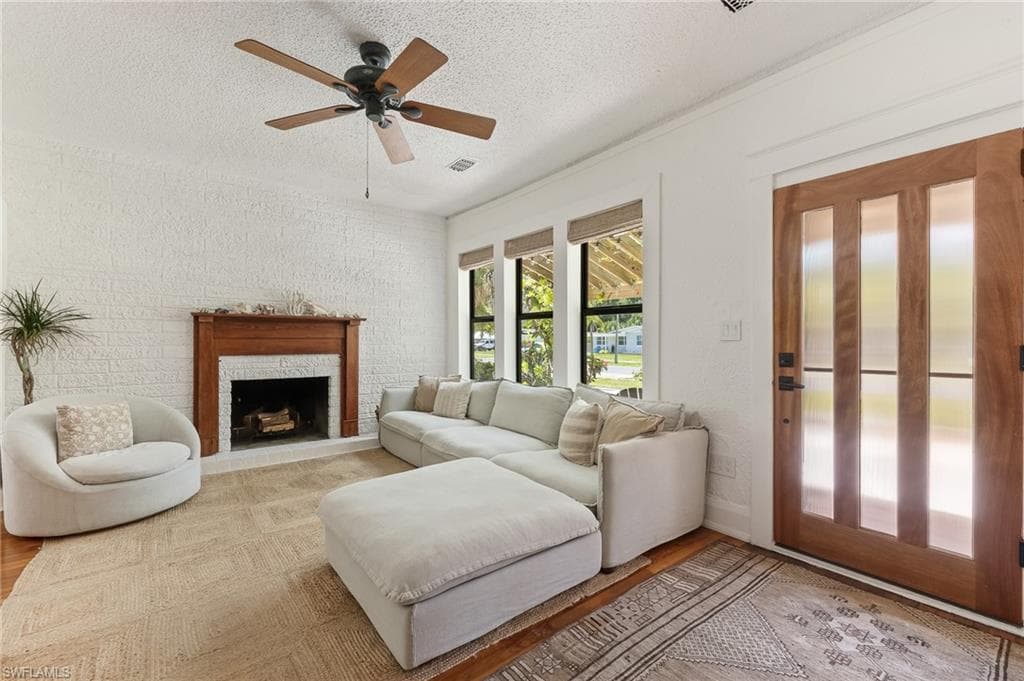 1717 Sunset PL-4