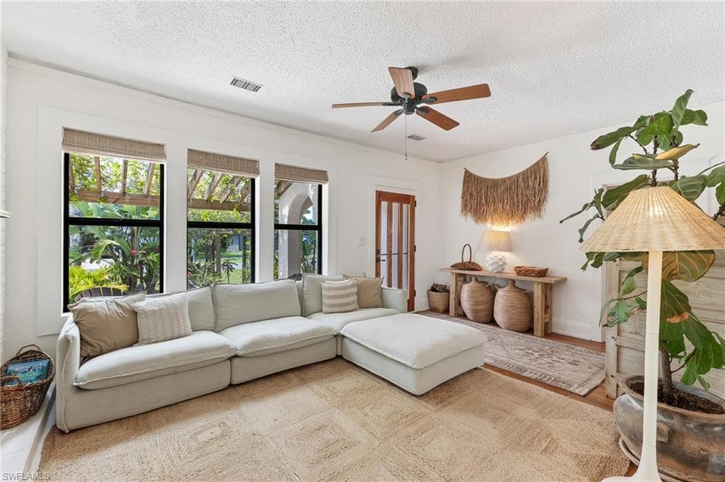 1717 Sunset PL-3