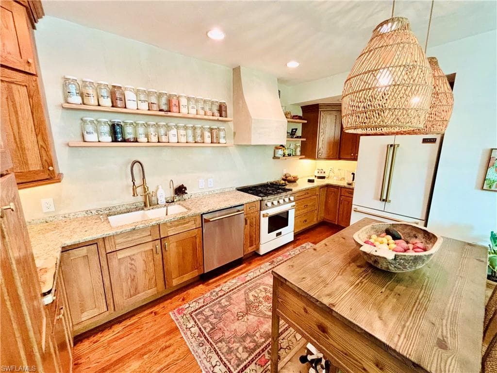 1717 Sunset PL-7