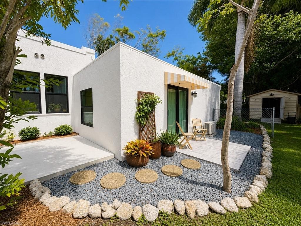 1717 Sunset PL-20
