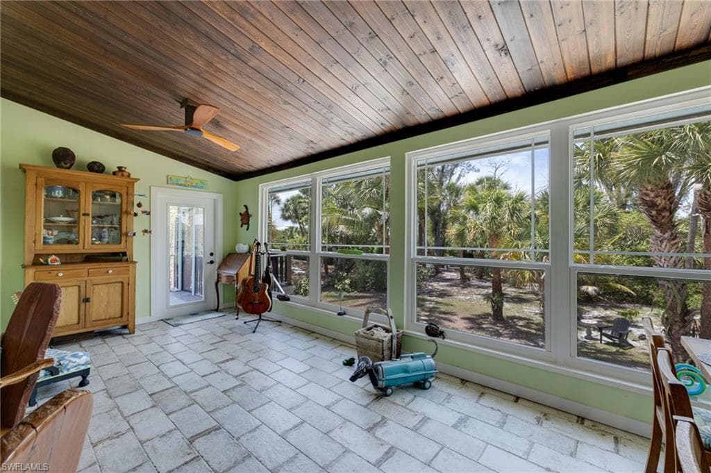 1318 Junonia ST-9