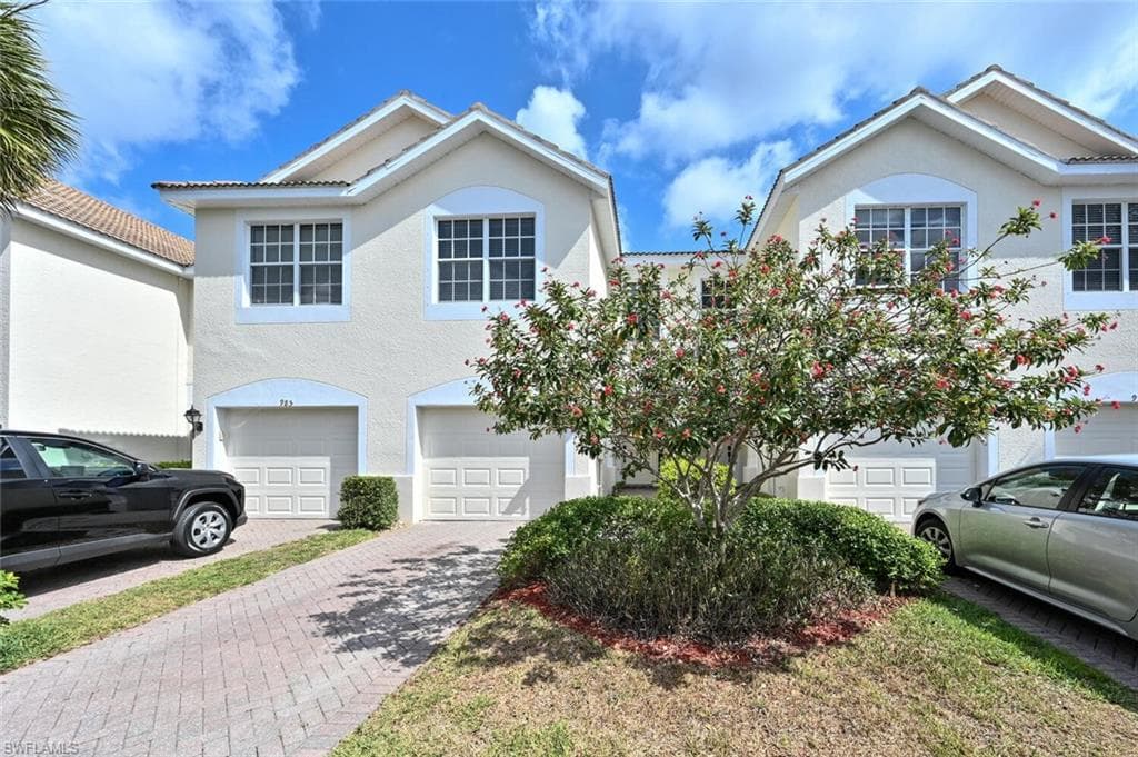 981 Hampton CIR 119-26