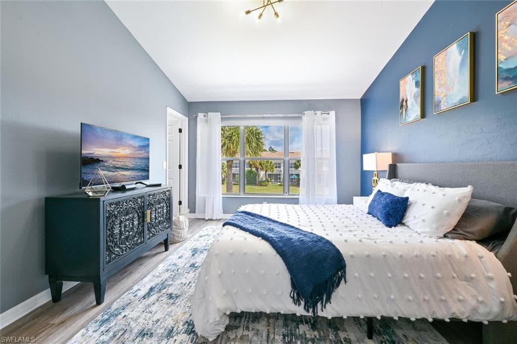981 Hampton CIR 119-12