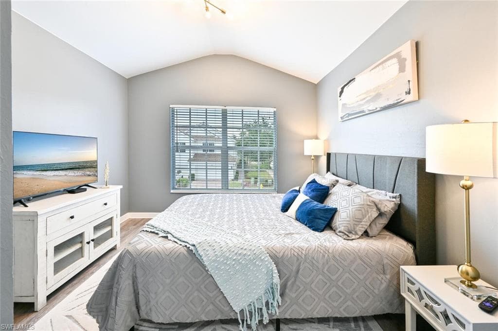 981 Hampton CIR 119-17